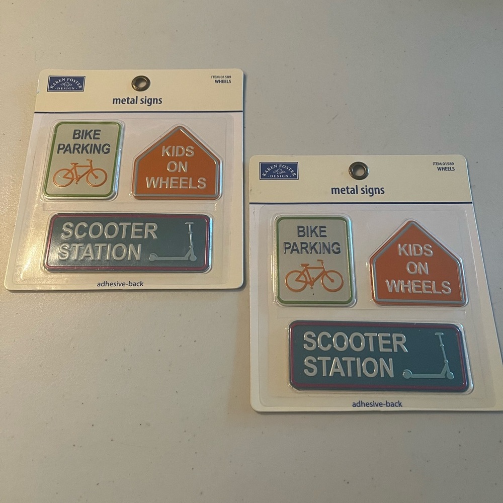 Lakeside Collection Metal Signs Set